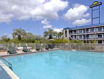 Days Inn Tampa North 01